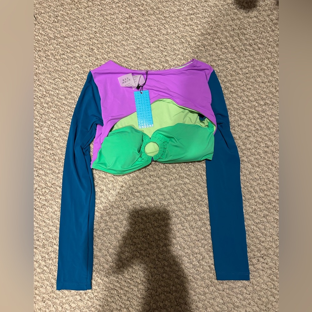 ONEONE NWT Long sleeve bikini top